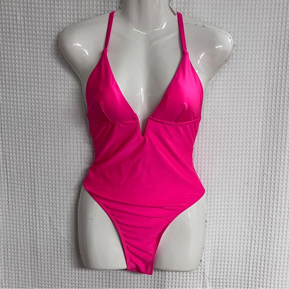 Cupshe ladies Hot Pink Swimsuit size small (NWT)